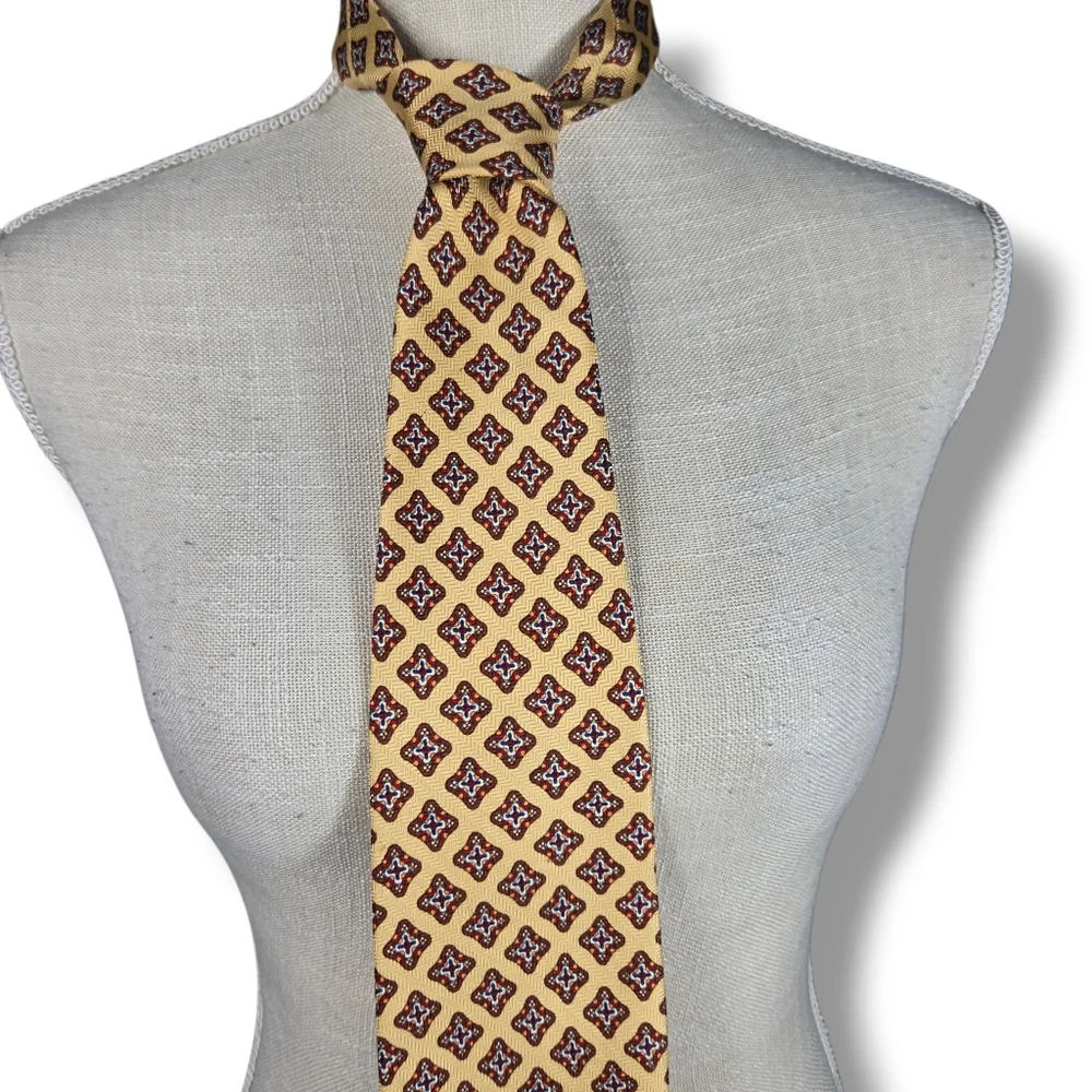 Oscar de la Renta Mens 100% Silk Tie Yellow Burgundy Navy Print Made In USA